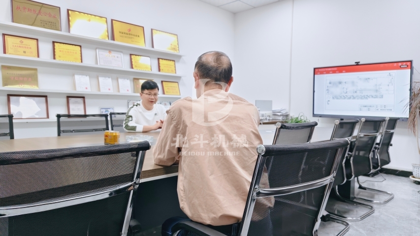 開展炭化設(shè)備方案研討,全面優(yōu)化圖紙細節(jié)